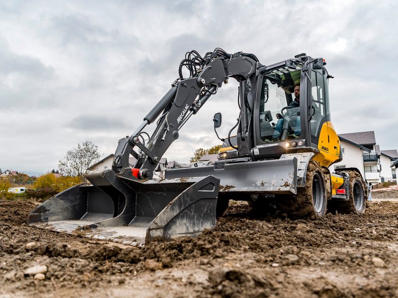 FRAMATEQ_MECALAC_MATERIEL-URBAIN_PELLES-SUR-PNEUS_9MWR_CHANTIER_02-min